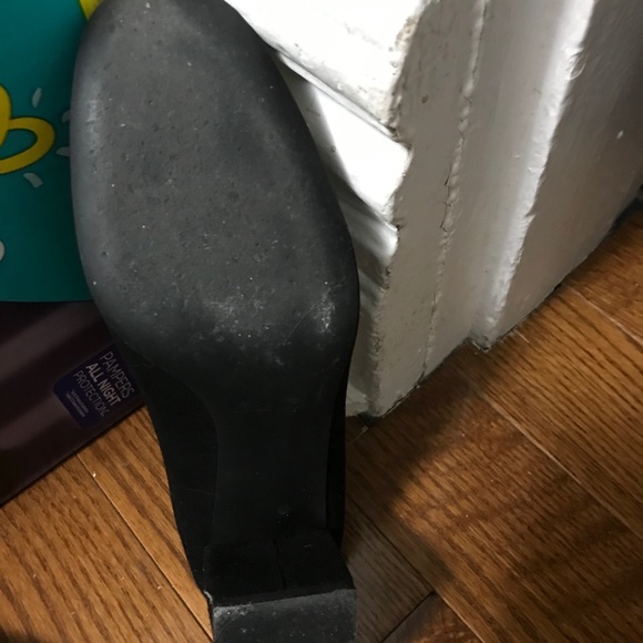 Everlane Day Heel in Black Suede - Picture 4 of 5